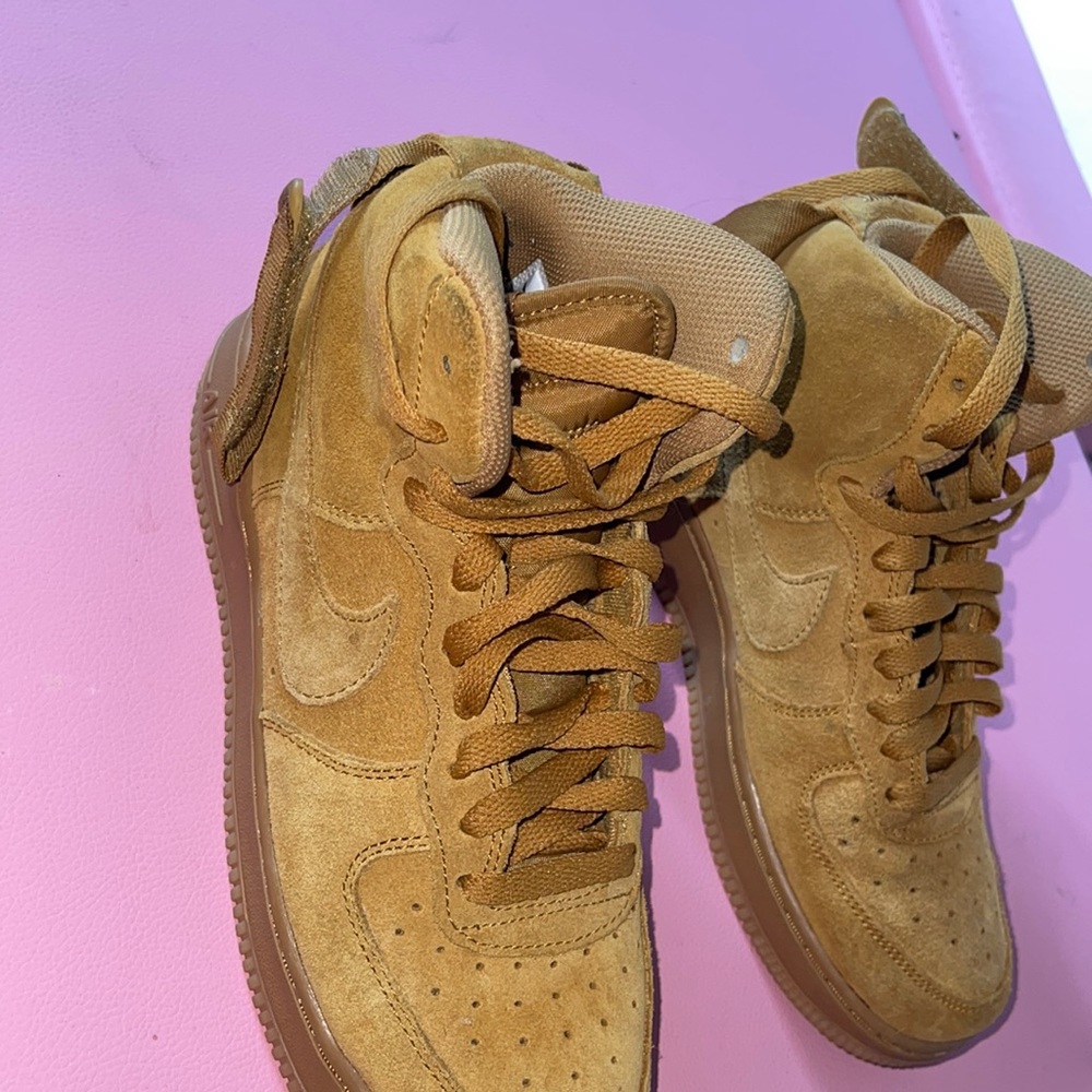 Nike air brown shoes